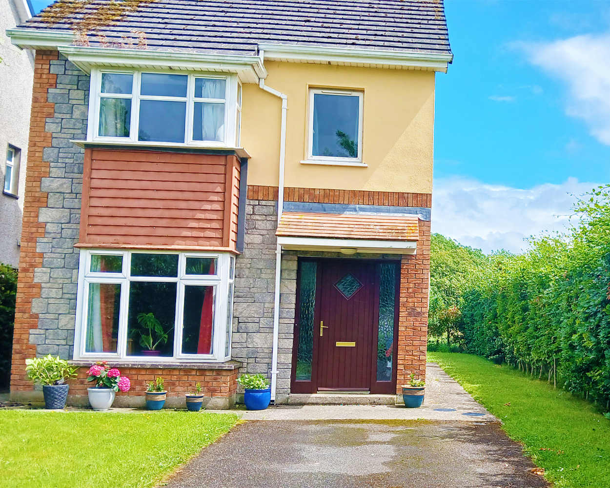 35 minutes to Adare Manor, 2 bed house in Nenagh